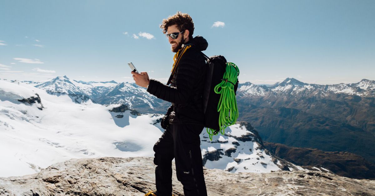 New Zealand Launches First Nationwide Satellite Texting Service with Starlink’s Latest Offering