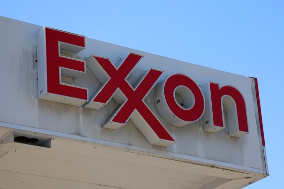 Exxon plans to extract lithium from Arkansas to supply 1 million electric vehicles annually.
