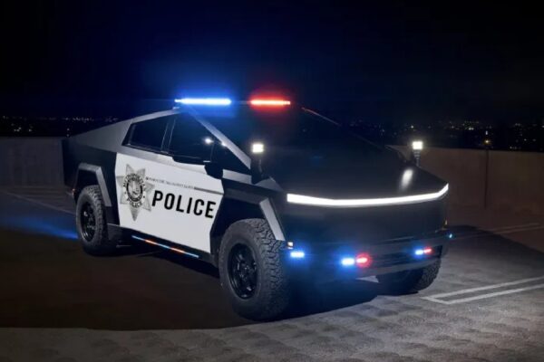 10 Tesla Cybertrucks received by Las Vegas Police from a Mystery Donor